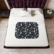 Load image into Gallery viewer, Sherpa Blanket-Dreaming, Two Colors
