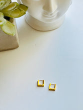 Load image into Gallery viewer, Square Hoop Earrings
